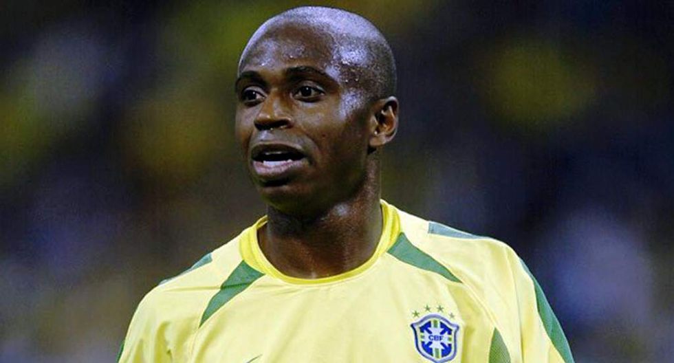 Edilson từng là tuyển thủ Brazil vô địch World Cup 2002, nhưng không mấy người biết tên