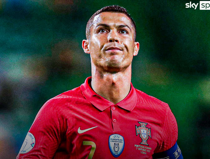 Ronaldo đã dính Cô-Vy