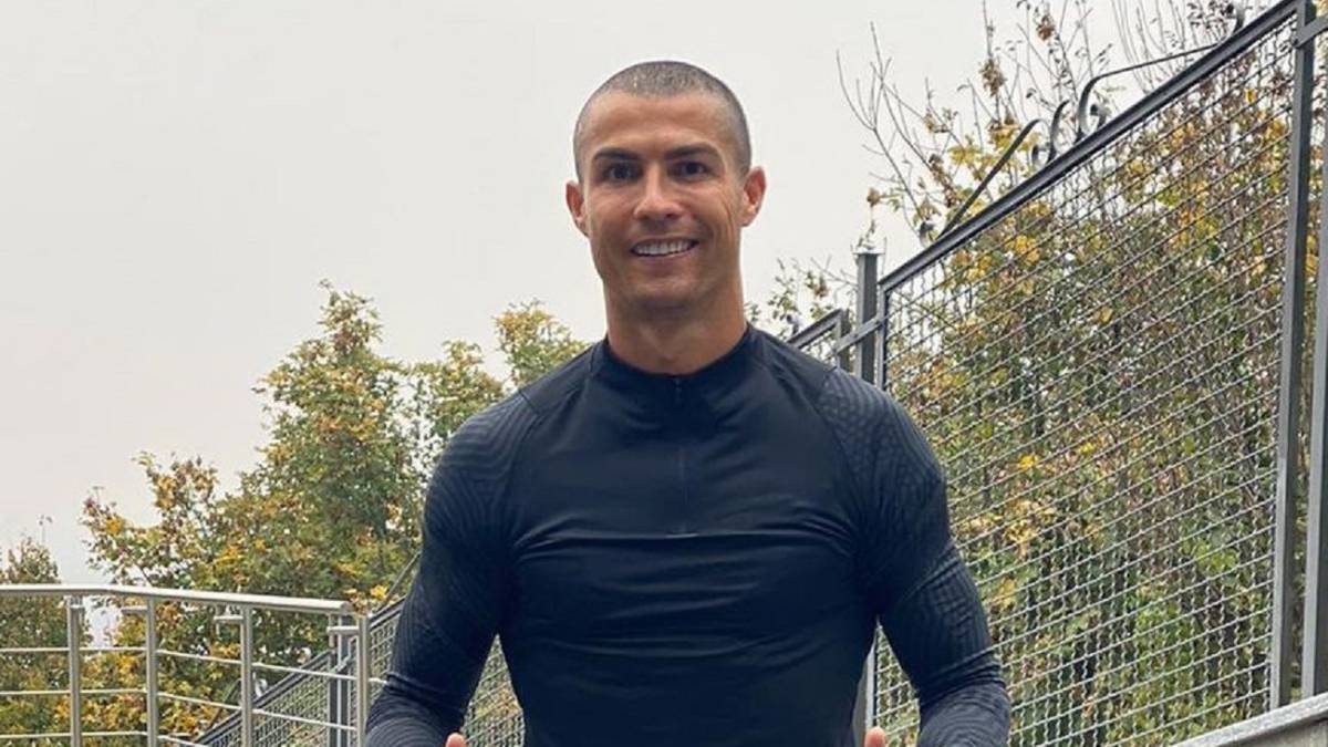 Ronaldo ‘cạo đầu’ xong nói lời đạo lý