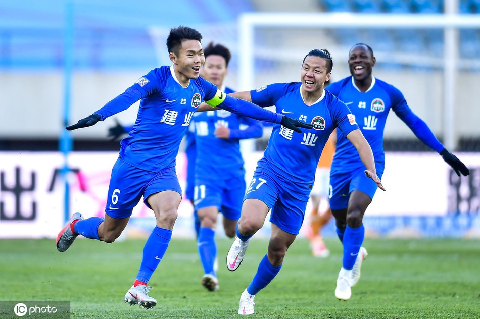 Tianjin Teda trụ hạng dù chỉ thắng 1 trận cả mùa
