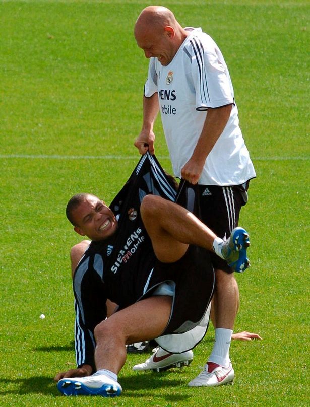 Gravesen từng bóp cổ Santiago Solari, bẻ răng Ronaldo xứ Brazil, đến đánh nhau với Luis Figo. Ảnh: Daily Mail.