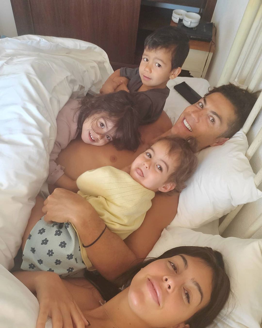 Xưa nay với Ronaldo giấc ngủ luôn là thứ quan trọng nhất. Ảnh: Instagram.