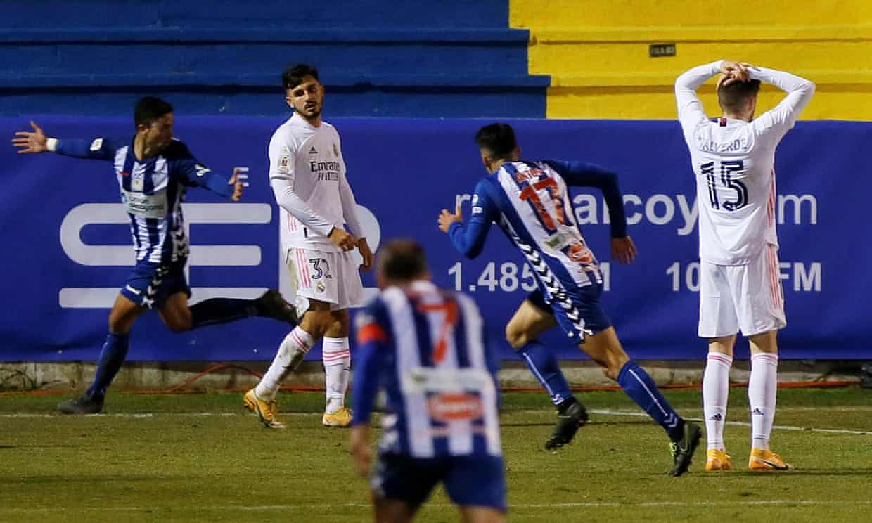 Real Madrid để thua đội hạng 3 Alcoyano ở cúp nhà Vua Tây Ban Nha. Ảnh: Getty.