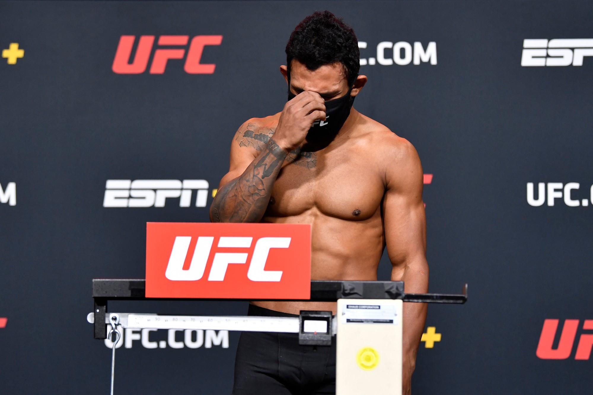 Võ sĩ UFC, Rafael Alves vừa phá kỉ lục khó đỡ khi chuẩn bị thượng đài cho trận đấu tại UFC Fight Night 185.