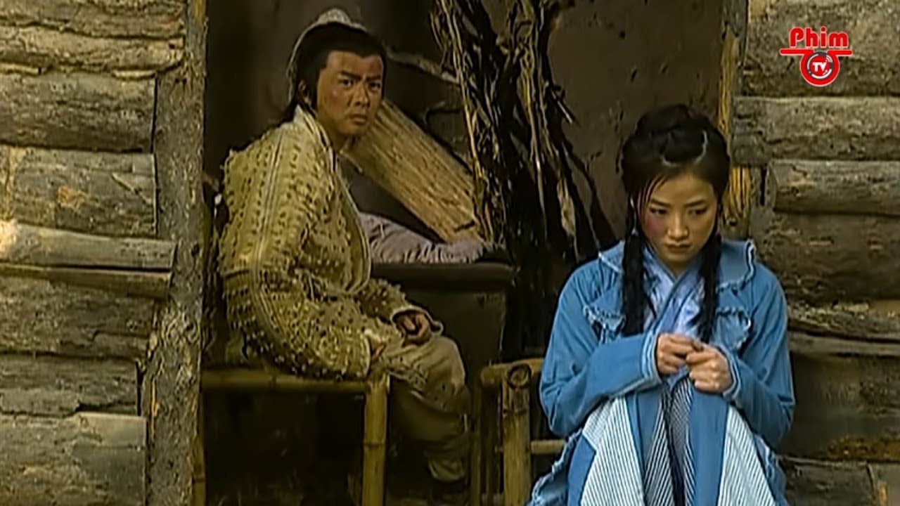 Nhân vật Trương Vô Kỵ do Tô Hữu Bằng thủ vai khi bị té núi. Ảnh: Chụp màn hình.