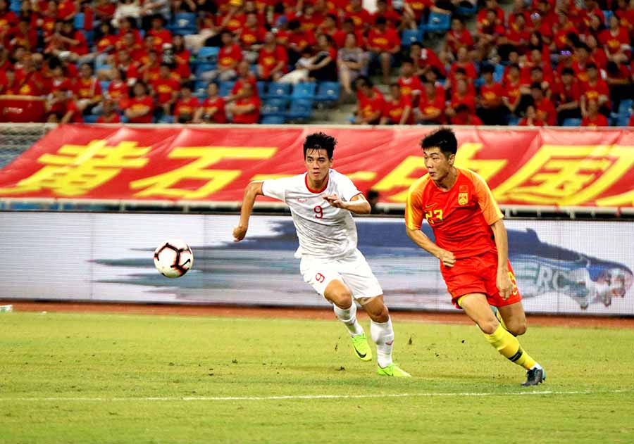 Bóng đá Trung Quốc sẽ phải mượn sân khi đối đầu Việt Nam