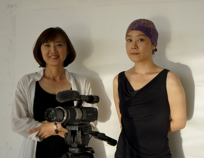 Hai nghệ sĩ Kim Sung Mi (trái) và Eugene Jung