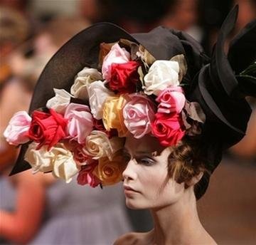 Alexander McQueen: giấc mộng mùa hè