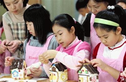 Vì sao giờ trường vẫn hỏi ý kiến phụ huynh về tiêm vắc xin COVID-19?- Ảnh 2. Hàn Quốc: Đẩy mạnh kế hoạch nâng cao sức khỏe học sinh