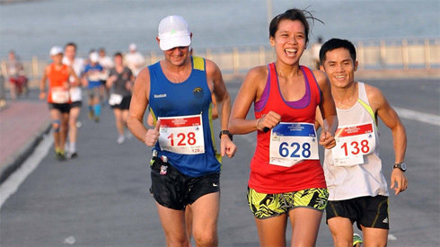 Hơn 9.000 vận động viên tranh tài tại Giải marathon quốc tế Đà Nẵng 2024- Ảnh 2. Cuộc thi Marathon Quốc Tế Đà Nẵng 2014