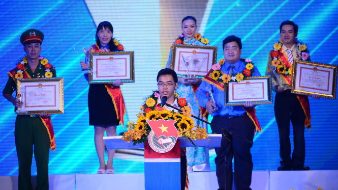 Phúc Đức chọn sống yêu thương- Ảnh 3. Sống đẹp và yêu thương con người