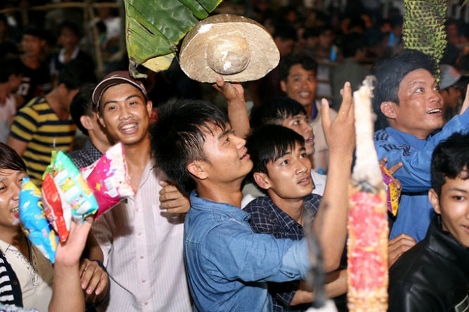 Khai mạc lễ hội Làm Chay, ngắm rắn hiện diện khắp Tầm Vu - Ảnh 7.