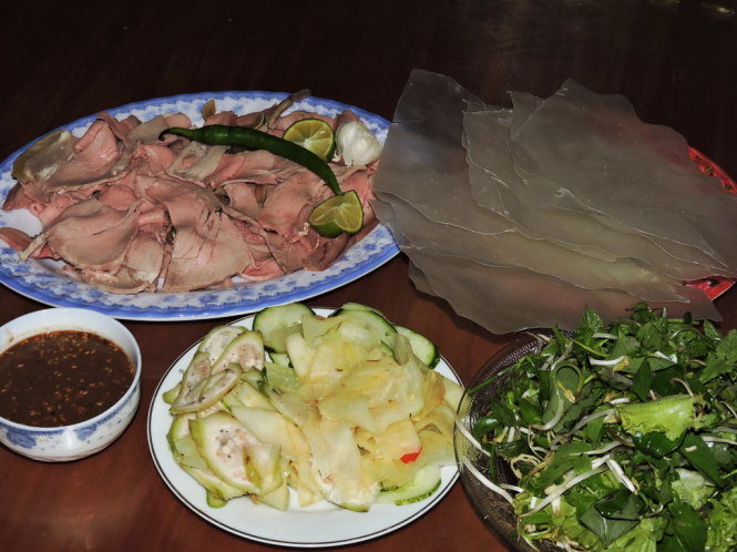 Con đường ẩm thực bê thui Cầu Mống lừng danh nay vắng hoe do đâu?- Ảnh 5. Đi ngang Quảng Nam nhớ ghé ăn bê thui Cầu Mống