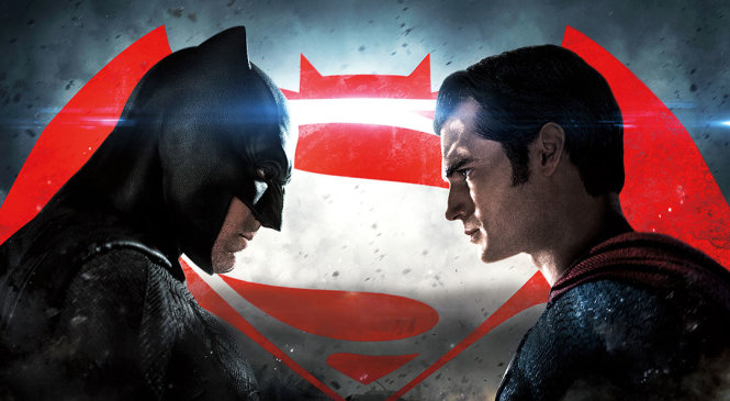 Fan chê trang phục Superman mới, cái bóng Henry Cavill quá lớn- Ảnh 7. Batman v Superman: kẻ khen hết lời, người chê kịch liệt