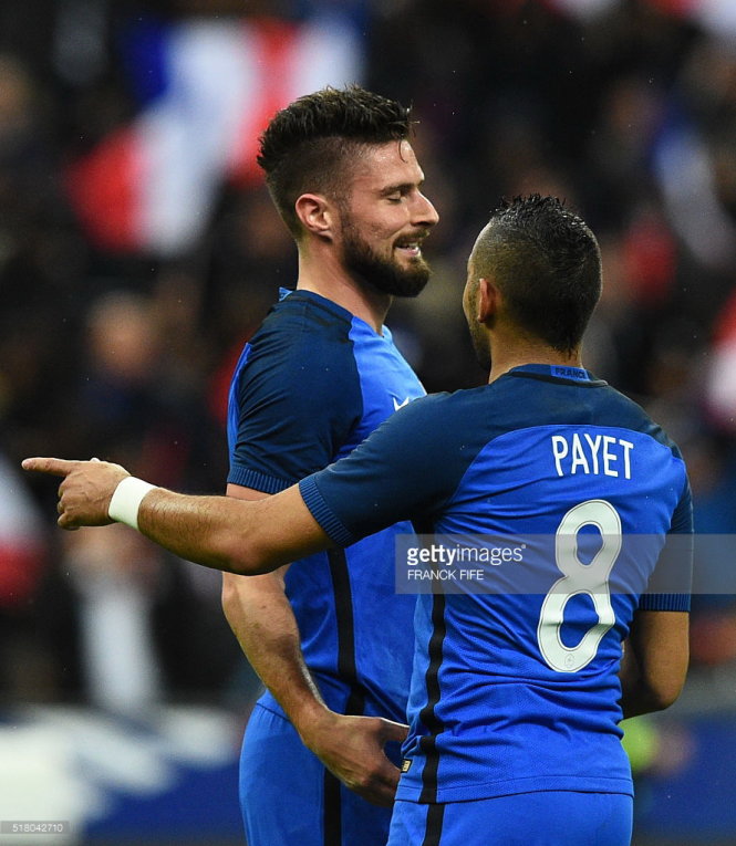 Giroud và Payet - những người lập công trong chiến thắng mở màn 2-1 của Pháp trước Romania -Getty Images