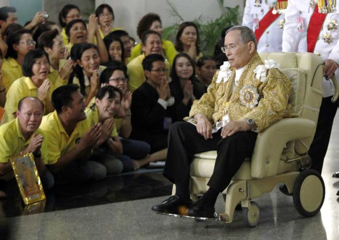 Vị vua đã đau yếu nhiều của Thái Lan vẫn rất được người dân sùng kính -asiaone.com