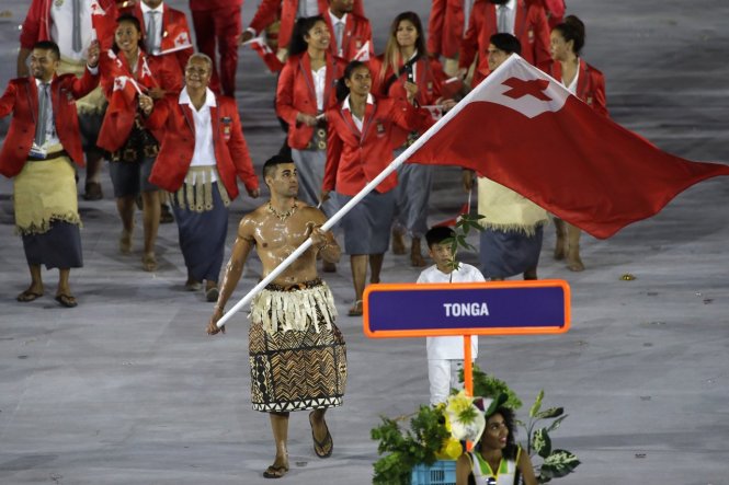 Đoàn Tonga có người cầm cờ ấn tượng nhất trong lễ diễu hành khai mạc: Pita Nikolas Taufatofua -wsj.net