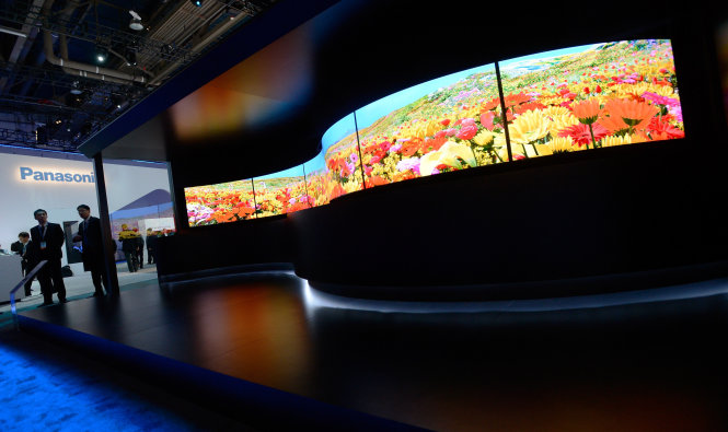 LAS VEGAS, NV - JANUARY 07:  Panasonic's 4K curved OLED televisions are displayed at the Panasonic booth at the 2014 International CES at the Las Vegas Convention Center on January 7, 2014 in Las Vegas, Nevada. CES, the world's largest annual consumer technology trade show, runs through January 10 and is expected to feature 3,200 exhibitors showing off their latest products and services to about 150,000 attendees.  (Photo by David Becker/Getty Images)