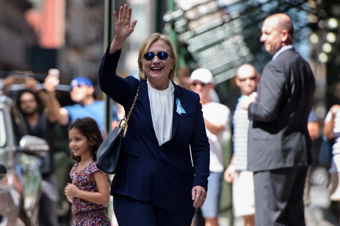 Bà Clinton ở buổi lễ tưởng niệm vụ 11-9 tại thành phố New York -latimes.com