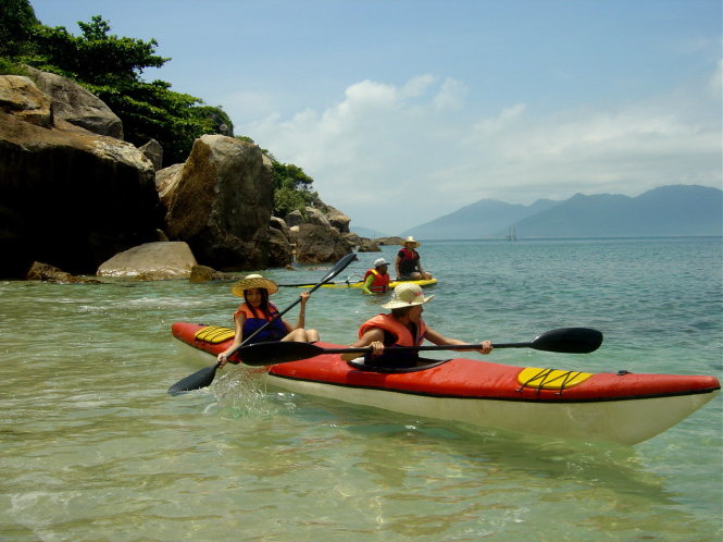 Năm 2005, điểm du lịch thể thao biển mở ra ở đảo Ngọc, sau đó đã dừng hoạt động                     -Đăng Nam