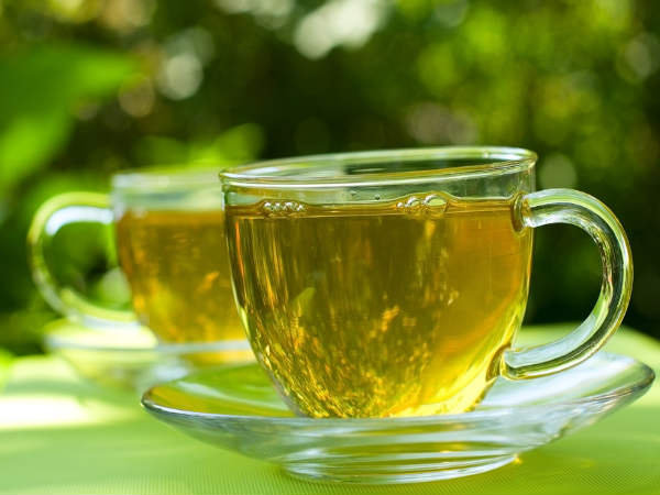 Bị mòn răng do uống nước uống thể thao, nước cam... không đúng cách- Ảnh 2. Nước trà chống ăn mòn răng