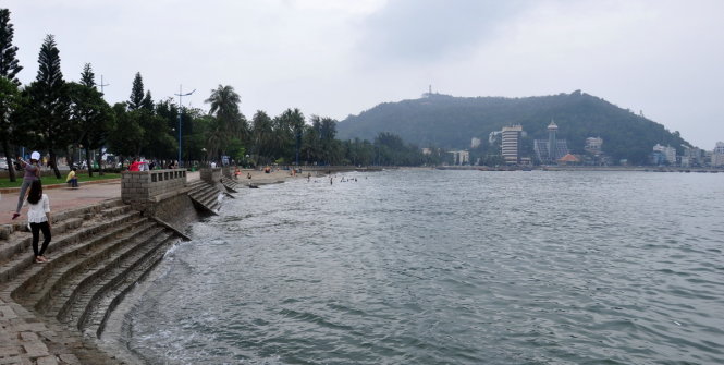 Nghi dầu loang ở biển Bãi Trước, Vũng Tàu - Ảnh 2.