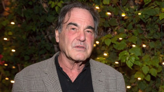 Oliver Stone: khó mà&nbsp;cầu cho ông Trump trở nên điềm đạm