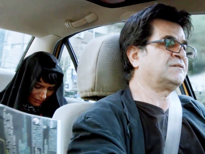 Cảnh phim Taxi, đạo diễn Jafar Panahi, Iran