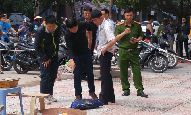 UBND quận 6 báo cáo vụ cắt thùng phuy gây nổ, một người bị thương nặng - Ảnh 2.