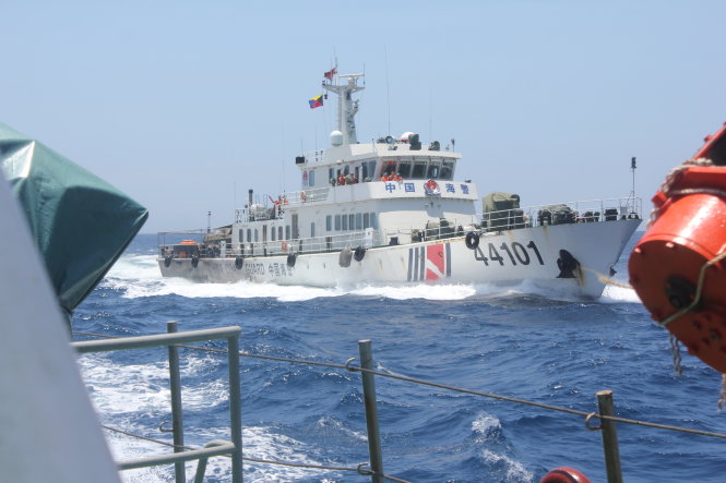 Tàu Trung Quốc số hiệu 44101 xâm lấn vùng biển của Việt Nam và hung hăng tăng tốc tông trực diện vào tàu cảnh sát biển 2016 trên vùng biển Hoàng Sa -My Lăng