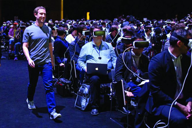 Mark Zuckerberg đi giữa rừng người đeo kính VR - phải chăng ông chủ Facebook muốn mọi người sống ảo hơn, còn anh ấy tỉnh hơn?-reddit.com