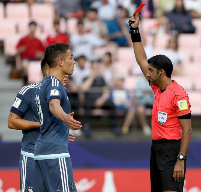 Trọng tài đã rút nhiều thẻ đỏ ở World Cup U-20 2017 sau khi nhận sự hỗ trợ từ VAR -GETTY IMAGES