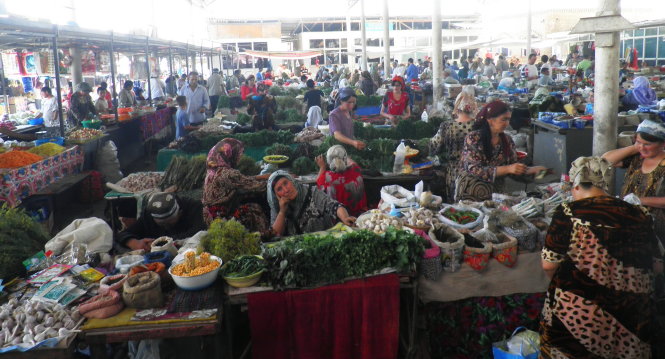 Chợ Istaravshan cứ ngỡ như những phiên chợ Ba Tư huyền thoại, nhưng nào có khác chợ Việt-T.T.H.