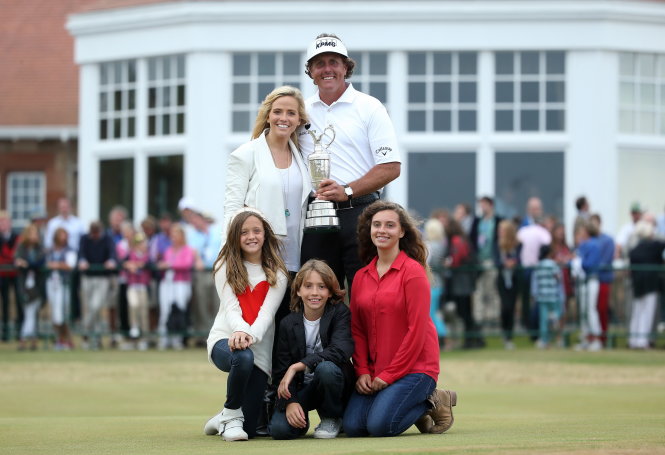 Phil Mickelson và gia đình của ông -golfdigest.com