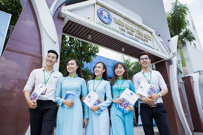 Trường đại học Văn Hiến và báo Tuổi Trẻ trao học bổng 'Chắp cánh ước mơ'- Ảnh 3. Rộng mở cánh cửa vào đời với trường Đại học Văn Hiến