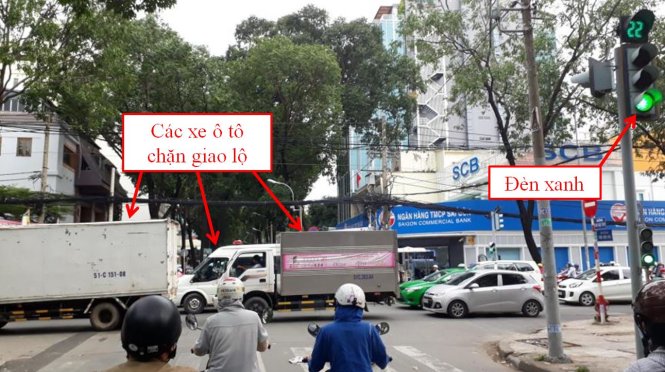Xử nghiêm kiểu lái xe chặn giao lộ