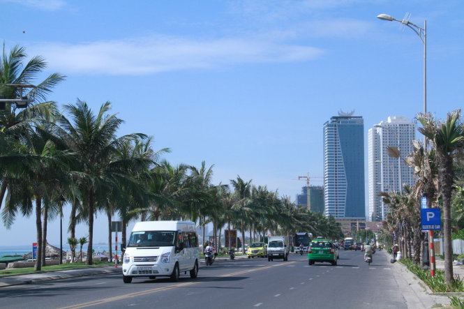 Đường Võ Nguyên Giáp (Q.Sơn Trà, Đà Nẵng) trước đây có nhiều đơn vị quân đội đóng quân. Sau thời gian chính quyền Đà Nẵng thuyết phục, năm 2005 quân đội đã đồng ý di dời các đơn vị để có đất cho TP phát triển -Hữu Khá