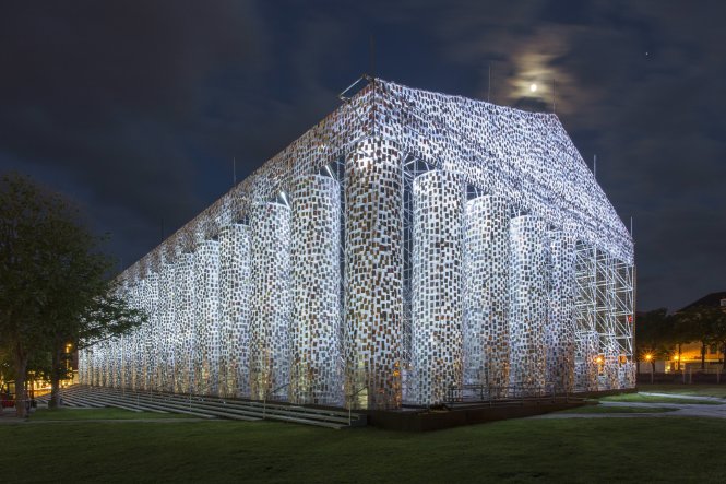 Ngôi đền sách “Parthenon der Buecher” ở Kassel. -Ảnh: Roman Maerz