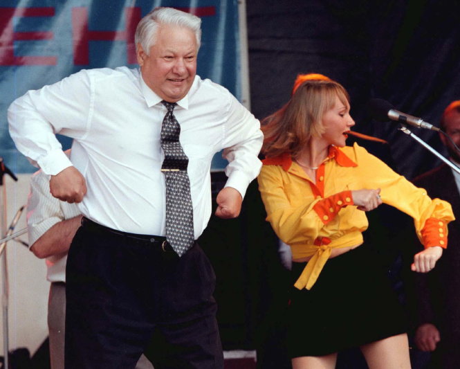 Ông Yeltsin vận động tranh cử.-Ảnh: businessinsider.com