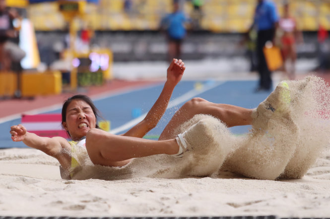 Nữ VĐV Bùi Thị Thu Thảo tại cú nhảy quyết định với thành tích 6,68m và giành huy chương vàng nội dung nhảy xa nữ SEA Games 29.