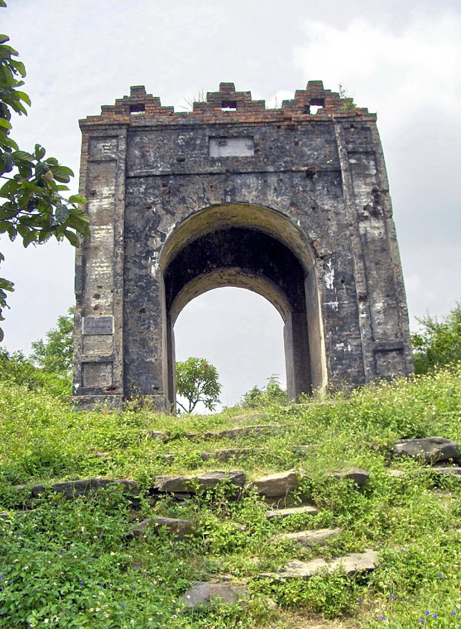 Hoành Sơn Quan.-Ảnh: Lam Giang