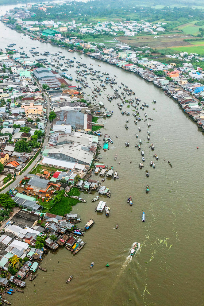 Chợ nổi, một nét văn hóa rất đặc thù của vùng sông nước ĐBSCL, cần được giữ gìn, bảo tồn. -Ảnh: Duy Khương