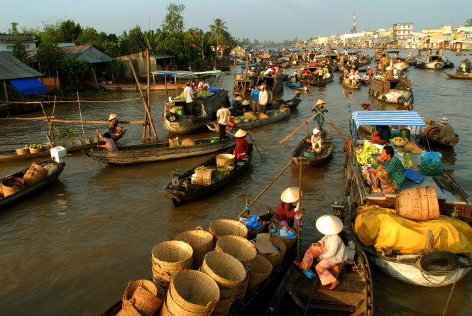 Cần một giải pháp cho chợ nổi ở ĐBSCL. -Ảnh: Hoàng Thạch Vân