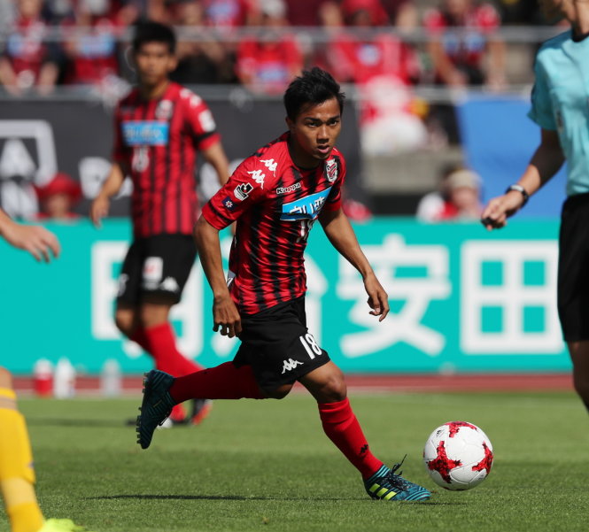 “Messi Thái” Chanathip Songkrasin tung hoành ở J-League. -Ảnh: CONSADOLE SAPPORO