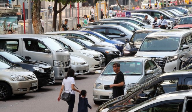 Thiếu chỗ đậu xe là một vấn nạn với hầu như mọi thành phố lớn. Trong ảnh là Hong Kong, nơi một chỗ đậu xe cố định có thể có giá tới 700.000 USD. Ảnh: scmp.com