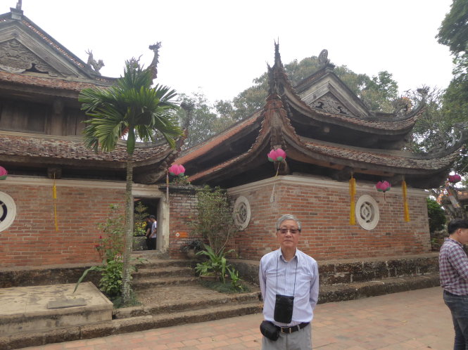 Dịch giả Nguyễn Tùng tại chùa Tây Phương (Hà Nội) tháng 3-2018. Ảnh: NVCC