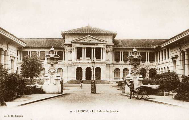 Tên đầu tiên của nơi này là Tòa án Sài Gòn. Đến năm 1898 đổi thành Tòa hình sự Sài Gòn kiêm Tòa thượng thẩm Đông Dương. Thời VNCH, đây là Tòa thượng thẩm Sài Gòn và nay là TAND TP.HCM. Ảnh tư liệu