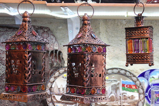 Những chiếc đèn lồng của người Ả Rập. Ảnh: N.C.L.