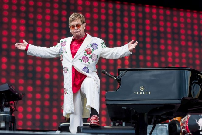 Elton John đã luôn là một nghệ sĩ trình diễn lớn, trước khi là một nhạc sĩ, ca sĩ. Ảnh: ABC News