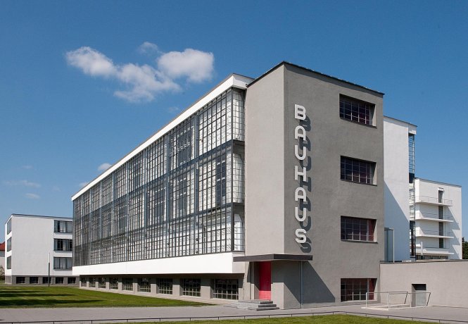 Tòa nhà Bauhaus ở Dessau, nay là một di tích lịch sử. Ảnh: bauhaus-dessau.de